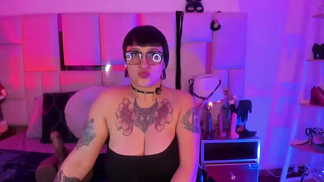 Violett Novoa online show from 12/19/25, 07:21