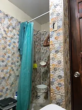 Snapshot of CHARLY-- chatting on 09/21/25, 01:07 CHARLY-- online show from 09/21/25, 01:07