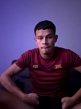 Snapshot of CHARLY-- chatting on 10/17/25, 08:28 CHARLY-- online show from 10/17/25, 08:28