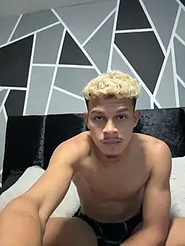 Snapshot of CHARLY-- chatting on 04/08/26, 08:47 CHARLY-- online show from 04/08/26, 08:47