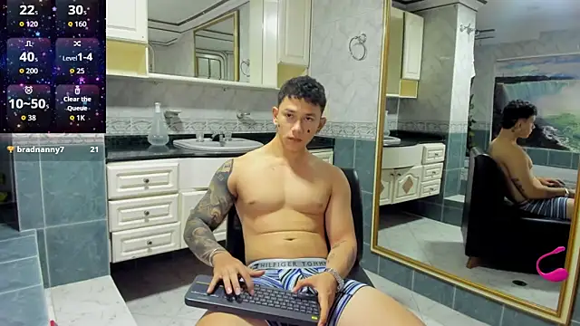 Snapshot of Thomas_moon chatting on 10/03/25, 11:40 Thomas moon online show from 10/03/25, 11:40