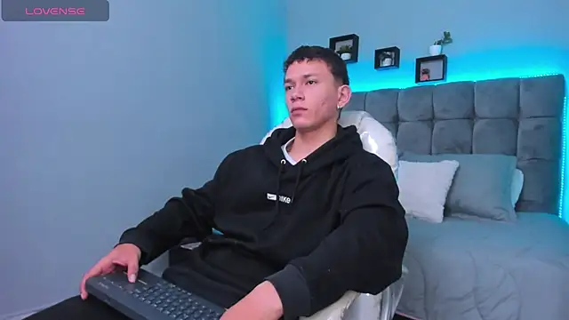 Thomas moon online show from 02/04/26, 12:22