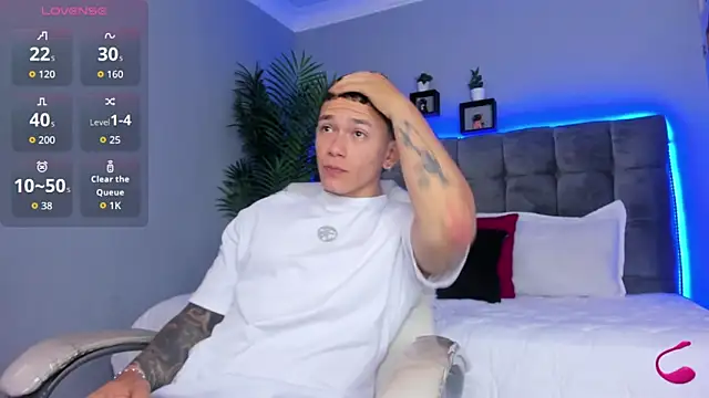 Thomas moon online show from 04/01/26, 01:23