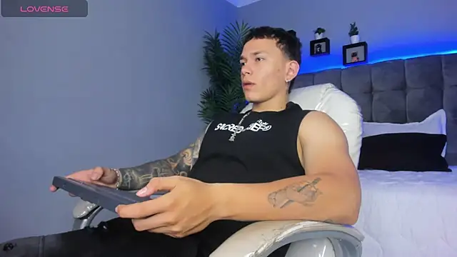 Thomas moon online show from 04/04/26, 01:41