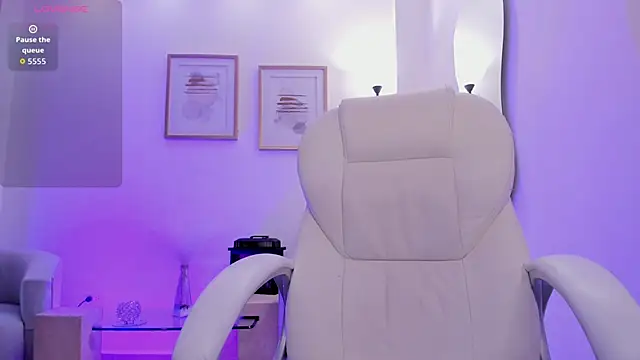 Karliie kloss  online show from 09/29/25, 03:00