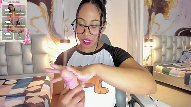 Elowen Clark online show from 09/23/25, 08:23