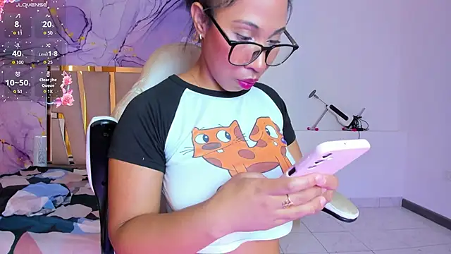 Elowen Clark online show from 10/24/25, 08:38