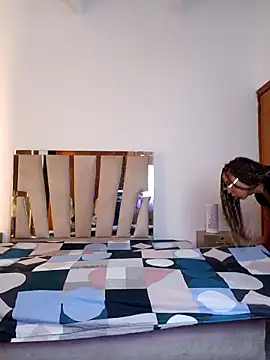 Elowen Clark online show from 02/11/26, 07:30