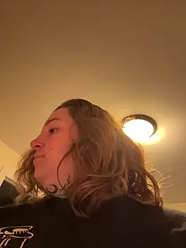 vanessraine online show from 04/29/26, 02:48
