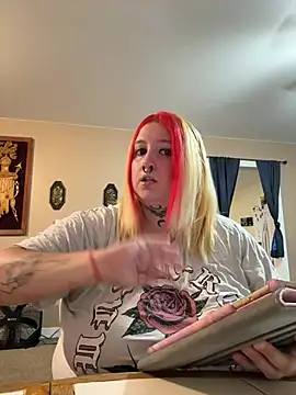 vanessraine online show from 05/28/26, 02:20