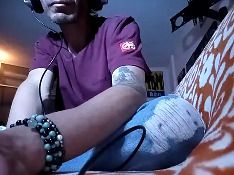 githot online show from 11/19/25, 07:41