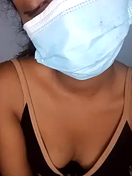 Snapshot of kissy_doll chatting on 10/01/25, 01:28 kissy doll online show from 10/01/25, 01:28