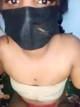 Snapshot of kissy_doll chatting on 10/16/25, 05:47 kissy doll online show from 10/16/25, 05:47