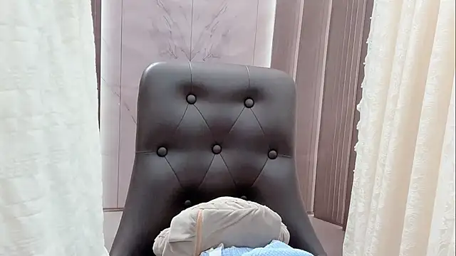 Shenlly online show from 04/04/26, 01:26