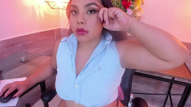 MiaMoxxy online show from 11/01/25, 11:45