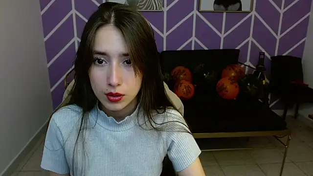 Adhara Kitten online show from 11/18/25, 07:29