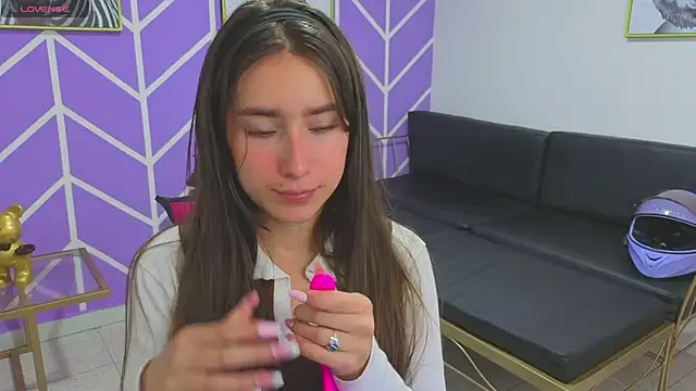 Adhara Kitten online show from 03/16/26, 12:42