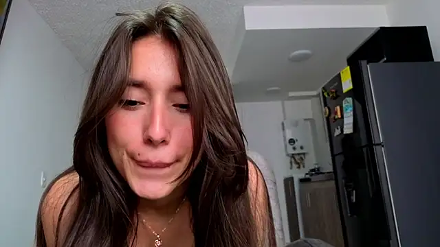 Adhara Kitten online show from 04/15/26, 07:58