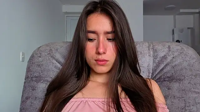 Adhara Kitten online show from 04/18/26, 01:48