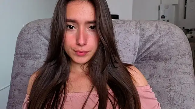 Adhara Kitten online show from 04/18/26, 07:07