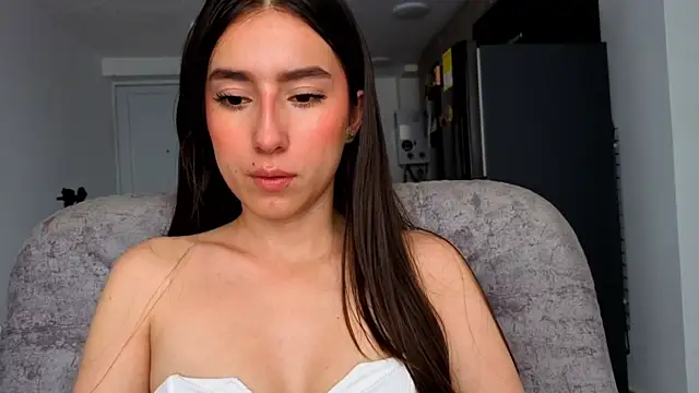 Snapshot of Adhara_Kitten chatting on 07/04/26, 02:12 Adhara Kitten online show from 07/04/26, 02:12