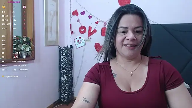 pamela echeverria online show from 04/28/26, 11:15