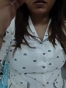 Snapshot of Suhana_Darling chatting on 05/17/26, 10:06 Suhana Darling online show from 05/17/26, 10:06