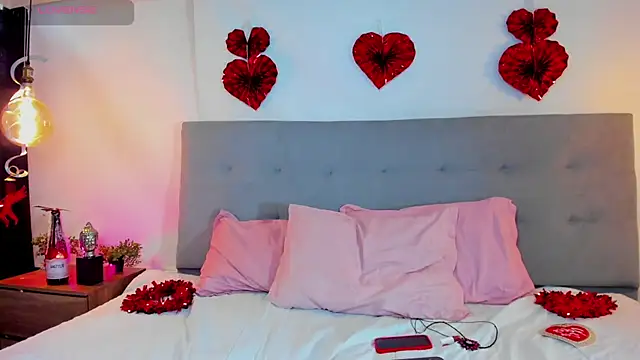 Snapshot of Luna_Claire chatting on 09/20/25, 01:12 Luna Claire online show from 09/20/25, 01:12