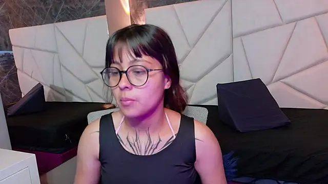 sophiaa 7 online show from 09/23/25, 12:19