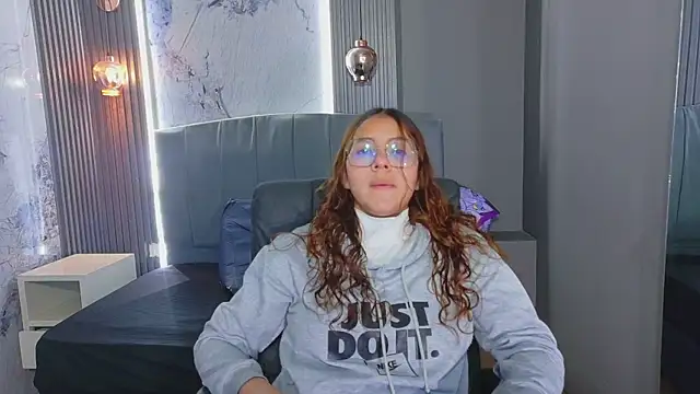 Snapshot of angeles_azul chatting on 05/16/26, 03:33 angeles azul online show from 05/16/26, 03:33