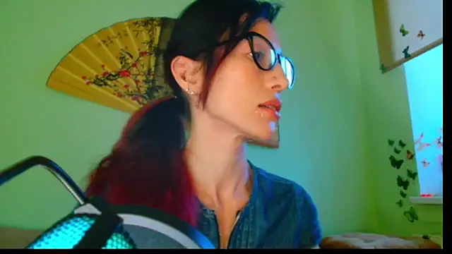 KiotoShine online show from 11/19/25, 01:00