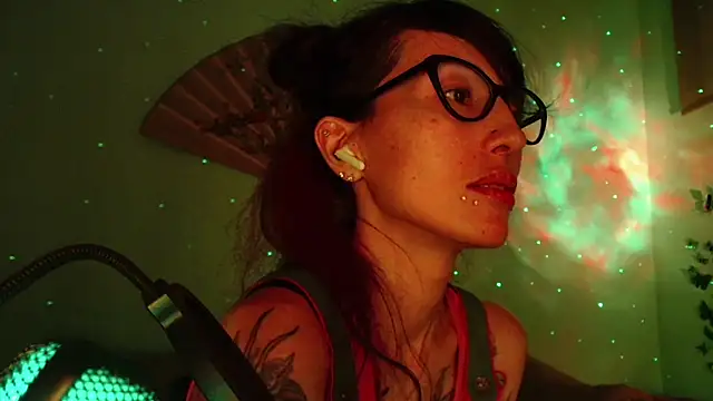 KiotoShine online show from 02/18/26, 09:00