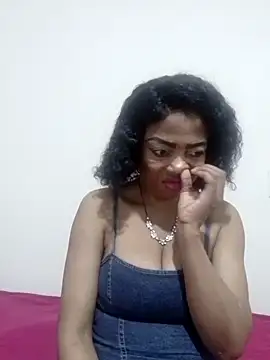 SEXYMOANSXX online show from 10/02/25, 05:03