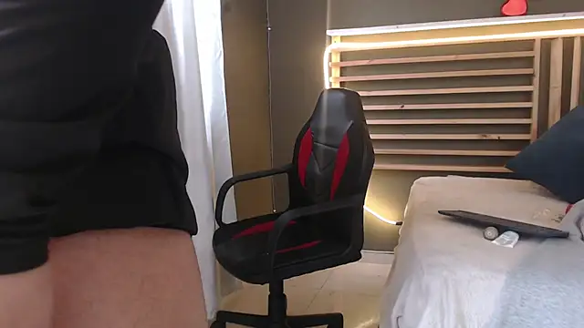 PaulEvens online show from 11/24/25, 01:33