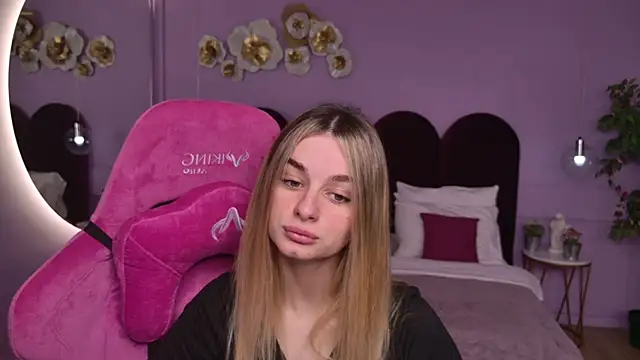 SweetyLicky online show from 11/30/25, 04:00