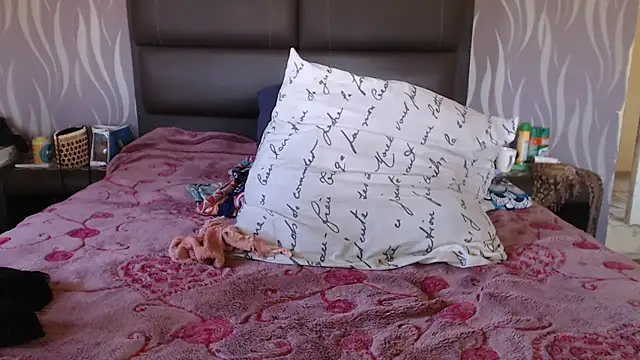 Snapshot of BoobsQueen46K chatting on 11/12/25, 10:04 BoobsQueen46K online show from 11/12/25, 10:04