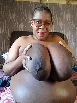 Snapshot of BoobsQueen46K chatting on 06/10/26, 10:58 BoobsQueen46K online show from 06/10/26, 10:58