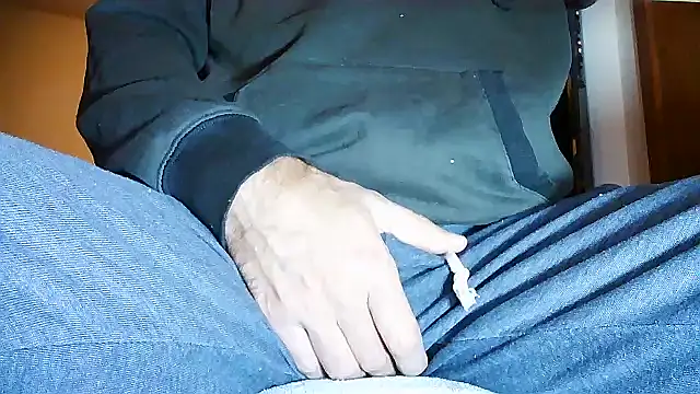 Snapshot of Iamtheswayze chatting on 03/11/26, 10:10 Iamtheswayze online show from 03/11/26, 10:10