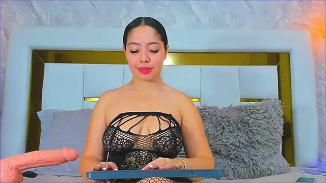 MiaFarkash online show from 09/19/25, 04:18