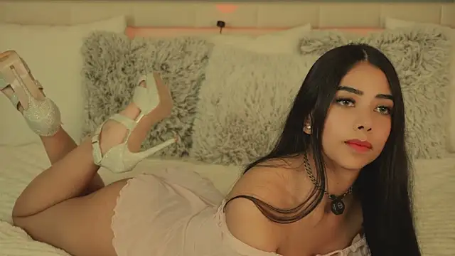 MikaelaJayy online show from 04/19/26, 02:44