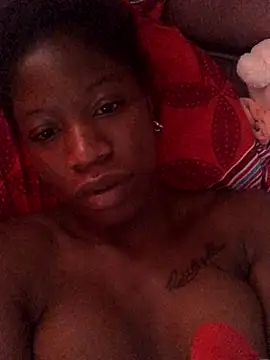 Snapshot of MichellePose chatting on 11/12/25, 04:51 MichellePose online show from 11/12/25, 04:51