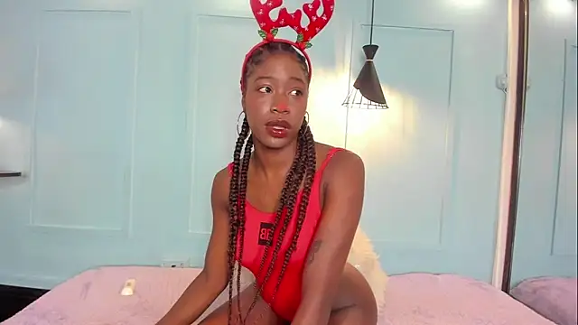 Snapshot of MichellePose chatting on 12/04/25, 12:25 MichellePose online show from 12/04/25, 12:25