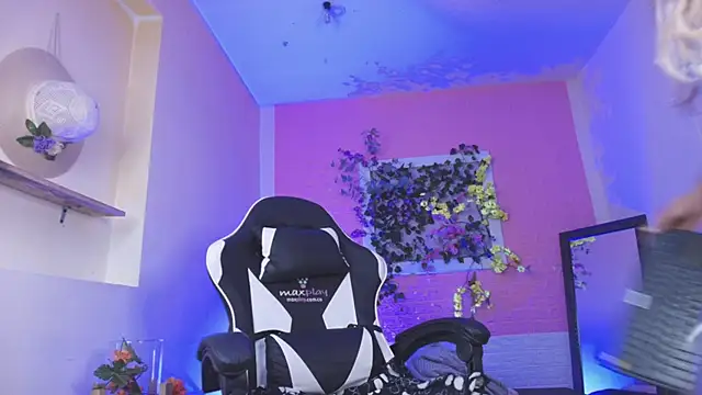 Katy bratz  online show from 09/22/25, 02:24