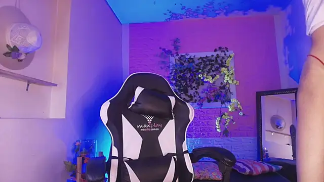 Katy bratz  online show from 11/09/25, 07:56