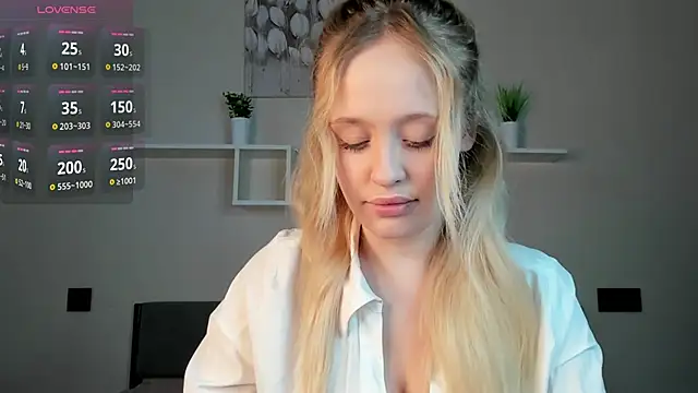 Julliakoill online show from 11/07/25, 08:36