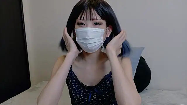 Snapshot of sarina_at chatting on 06/16/26, 04:26 sarina at online show from 06/16/26, 04:26