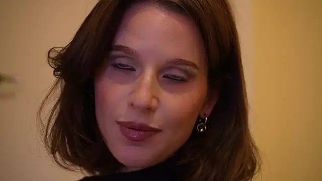 ellaa91 online show from 06/17/26, 05:58