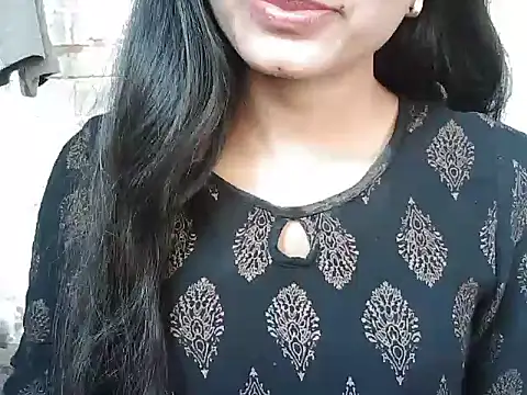 ROSE GOLDE online show from 10/26/25, 04:18