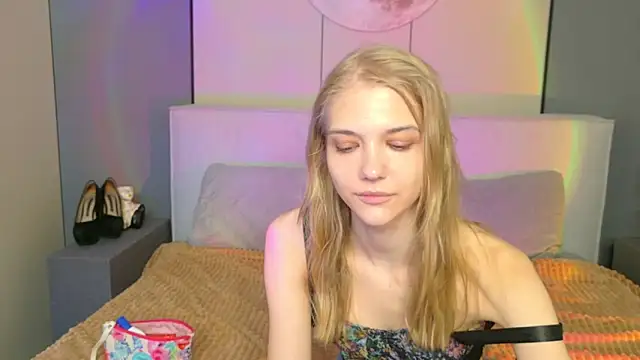 4example Chloe online show from 04/14/26, 05:46