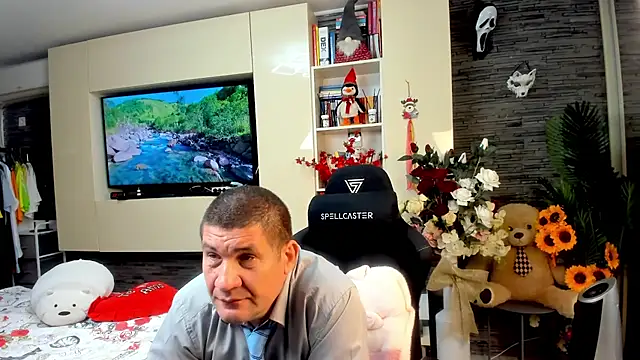 SpartacusDaddy48 online show from 05/18/26, 07:20